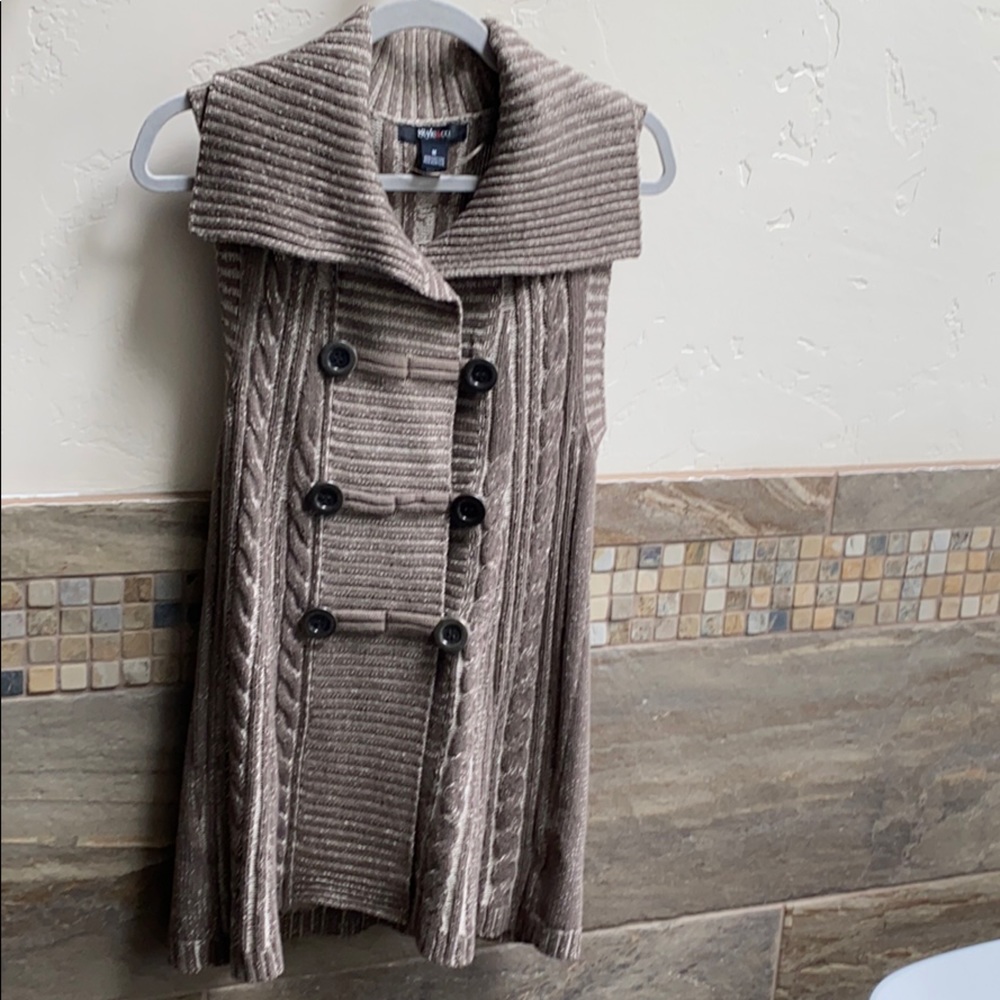 Sweater vest